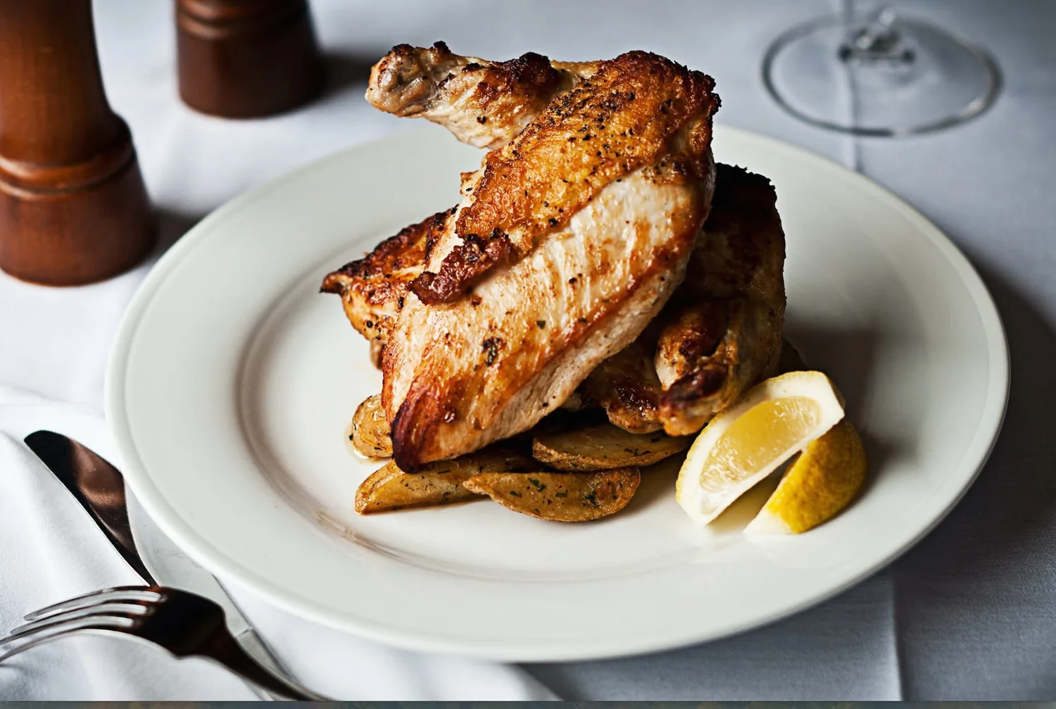 Roasted chicken with lemon and potatoes