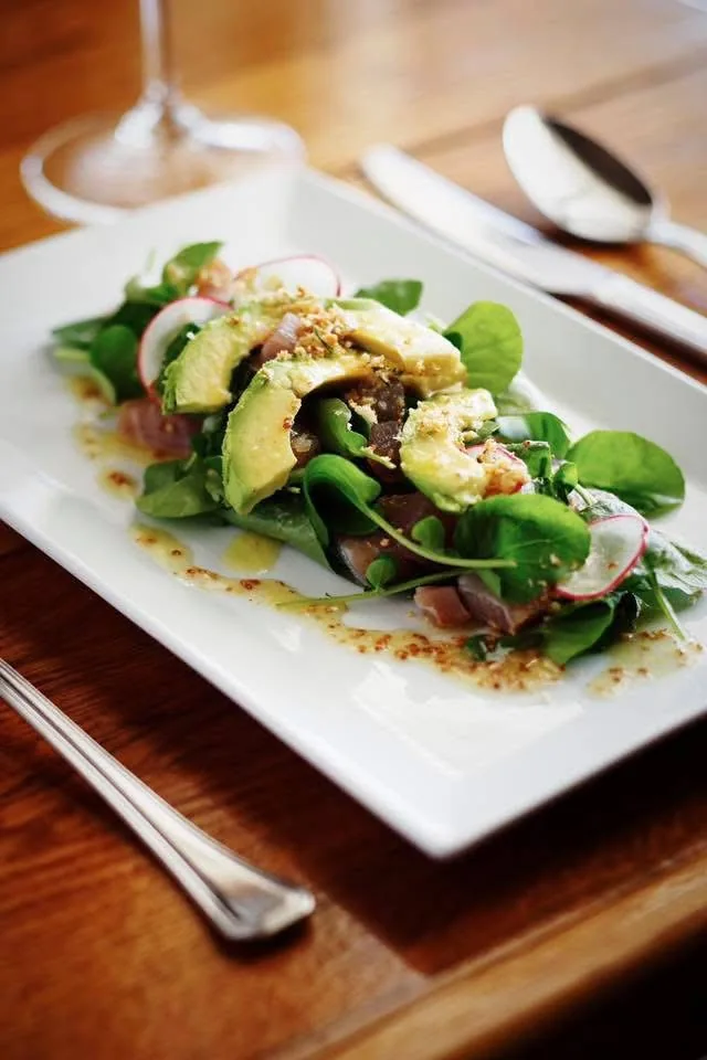 Seasonal salad with avocado